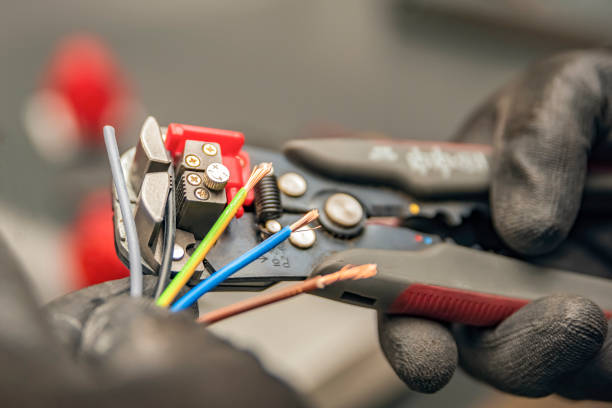 Best 24-Hour Electrician  in Kennedale, TX